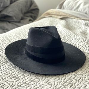 Janessa Leone Reagan fedora